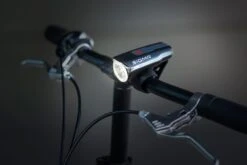 Sigma Aura-60 Mit Akku Für USB-Ladegerät 16 Sigma Aura-60 Mit Akku Für USB-Ladegerät -Fahrradteile Geschäft Sigma Frontleuchte Batterieleuchte LED Akku Aura 60 Lux USB 17700 4016224170004 070 28026d
