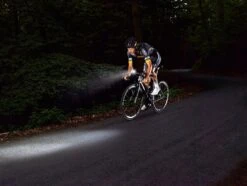 Sigma Aura-60 Mit Akku Für USB-Ladegerät 17 Sigma Aura-60 Mit Akku Für USB-Ladegerät -Fahrradteile Geschäft Sigma Frontleuchte Batterieleuchte LED Akku Aura 60 Lux USB 17700 4016224170004 070 28026e